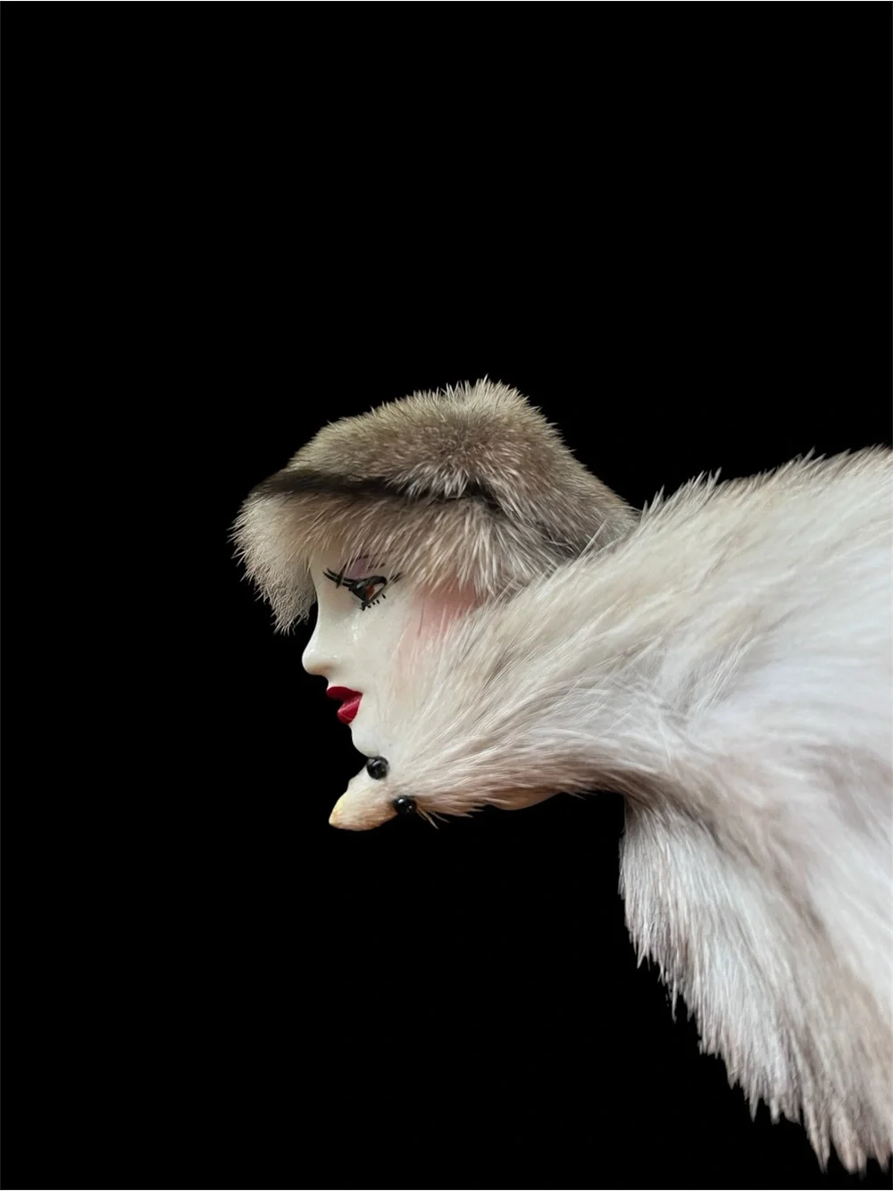 Vintage Ceramic Woman Wearing Mink Real Fur Brooch Lady Face‎ Art Deco Painted